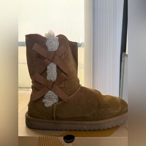 Koolaburra By UGG Size 9 Tan Winter Boots with Bow Accents